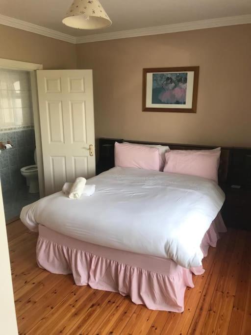 Killarney Farm House. 외부 사진